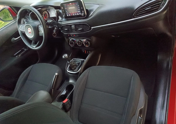 Fiat Tipo cena 37700 przebieg: 138000, rok produkcji 2017 z Tarnów małe 46